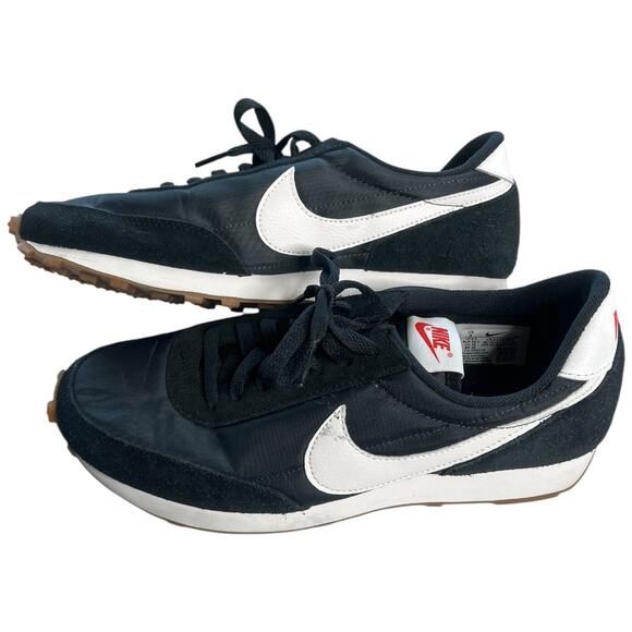 Nike Daybreak Women's Size 9 Black White Red Shoes Athletic Walking CK2351-001 - Picture 3 of 8